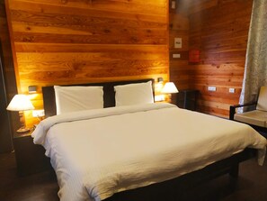 Iron/ironing board, bed sheets - Le ROI Floating Huts & Eco Rooms (Tehri)