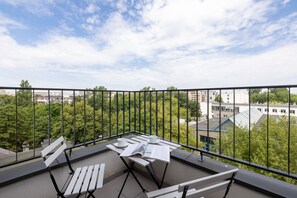 Balcony - Apartments Wroclawska 33 by Renters (Kraków)