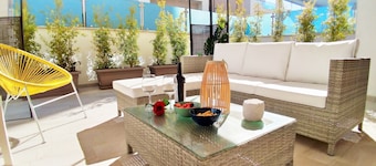 Magnolia Giglio vacation home with separate entrance a few steps from the sea