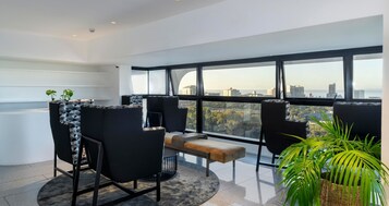 ロビーラウンジ