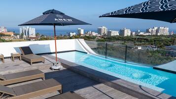 Outdoor pool, sun loungers