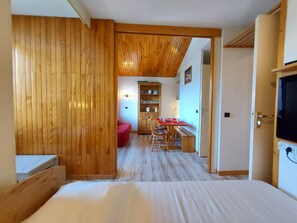 Room - Divisible studio for 4, central location, pets allowed (La Plagne-Tarentaise)