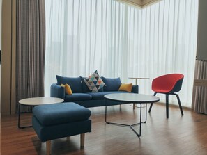 Suite, 1 King Bed - Holiday Inn Express Shenzhen Nanshan by IHG (Shenzhen)
