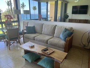 Smart TV, books - Kihei surf side Great ocean view #309 (Kihei)