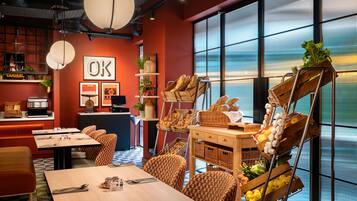 Frokostbuffé hver dag (GBP 12 per person)