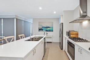 Fridge, microwave, oven, stovetop -  INTO THE BLUE - Beachfront Busselton Holiday Home (Geographe)