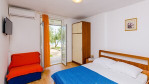 1 bedroom, internet, bed sheets - Apartments Ante, (16395), Drace, hr (Drace)