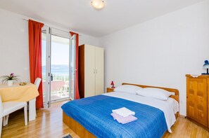 1 quarto, acesso à internet, roupa de cama