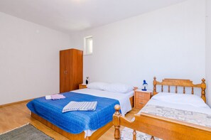1 bedroom, internet, bed sheets