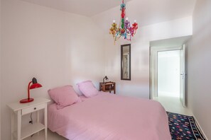 3 bedrooms, iron/ironing board, free WiFi