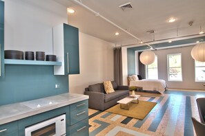 3 habitaciones, tabla de planchar con plancha, wifi y ropa de cama