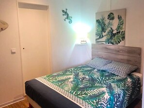 1 bedroom, iron/ironing board, travel cot, free WiFi