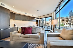 Condo, 2 Bedrooms | Interior
