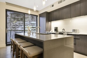 Condo, 3 Bedrooms | Private kitchen