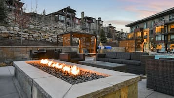 Condo, 1 Bedroom | Property grounds