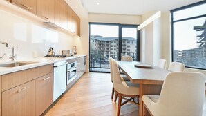 Kondominium, 2 kamar tidur | Dapur pribadi | Mesin pembuat kopi/teh, lemari es, oven, dan pemanggang roti