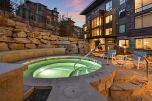 Condo, 2 habitaciones | Alberca | Alberca climatizada 