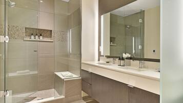 Appartement, 2 slaapkamers | Badkamer | Shampoo