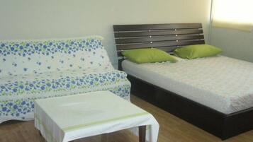 1 bedroom, iron/ironing board, internet