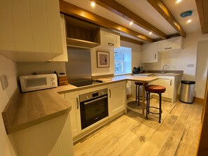 Hus, eget bad, kanalutsikt | Delt kjøkken