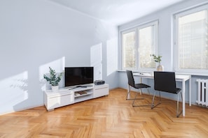 Studio, Kitchen | Television