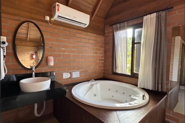 Luxury Cabin, 1 Bedroom, Garden View | Minibar, individually decorated, individually furnished, free WiFi