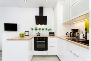 Apartment, 1 Schlafzimmer, Terrasse | Eigene Kochnische | Geschirrspüler, Wasserkocher mit Kaffee-/Teezubehör, Wasserkocher