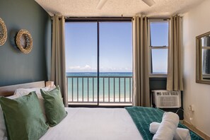 1 bedroom, desk, iron/ironing board, travel cot - Playa Mujeres Oceanfront Pool 1BDR (Isla Verde)