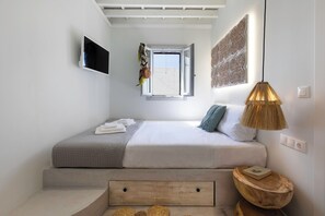 1 bedroom, in-room safe, iron/ironing board, WiFi - Thalassa Luxury Studios - Kima (Λίνδος)
