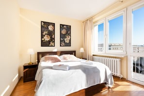 Studio, Balcony | Living room - Apartments Warsaw Krucza by Renters (Warsaw)