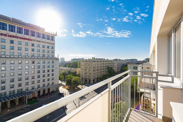 Studio, Balcony | Balcony - Apartments Warsaw Krucza by Renters (Warsaw)