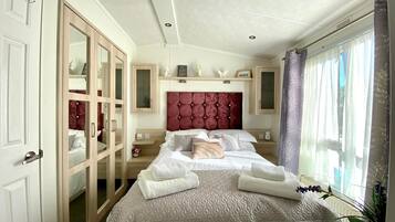 2 Schlafzimmer, Bügeleisen/Bügelbrett, Reisekinderbett, kostenloses WLAN
