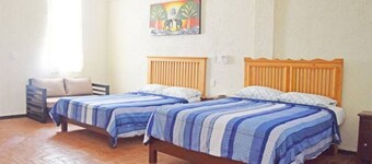 ROOM FOR 4 TWO BEDS SAN PABLO ETLA