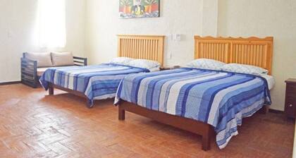 ROOM FOR 4 TWO BEDS SAN PABLO ETLA