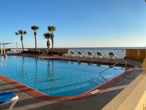 Pool - Coastal Condo 607 | Beachfront! (Panama City)