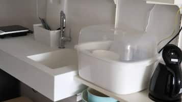 Fridge, microwave, stovetop, cookware/dishes/utensils