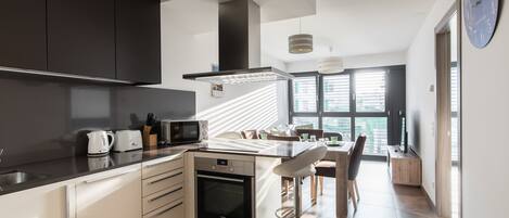 Deluxe Apartment | Private kitchen