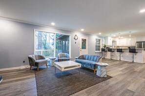 Televisie en een open haard