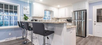 6807 Jones Valley · ֍The Strata֎ 4000 SQ Feet, 6 BR, Pool Table