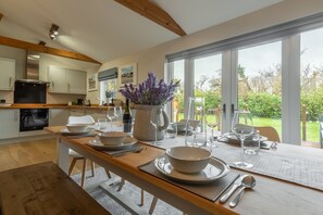 Dining - Willow Lodge, Holme-next-the-Sea, Norfolk (Holme-next-the-Sea)