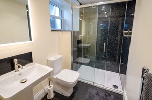 Towels - Anns Cottage, Chapel Stile (Ambleside)