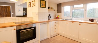 Langdale Hideaway - Two Bedroom Apartment, Sleeps 4