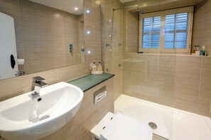 Towels - Valentine Cottage - One Bedroom House, Sleeps 2 (Ambleside)