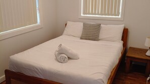 3 bedrooms, bed sheets