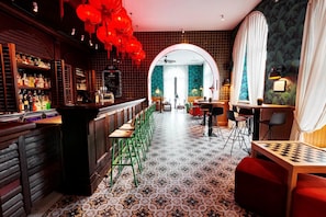 Bar (in der Unterkunft)