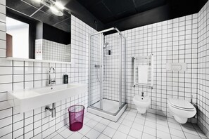 Bathroom - Generator Hostel Rome (Rome)