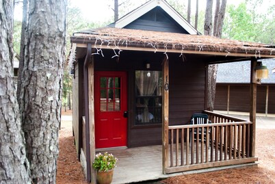 1rm cabin, shared bth house, at Kick Back Ranch.