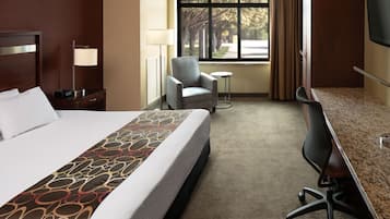 Surmatelas, minibar, coffres-forts dans les chambres, bureau