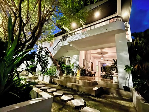 Boutique Residence w/ Serene Patio & Free Bikes