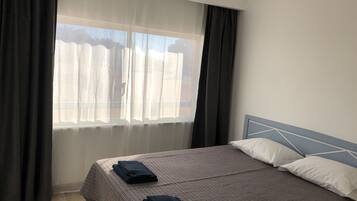 3 bedrooms, iron/ironing board, travel crib, WiFi